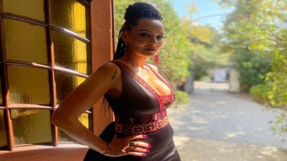 منى قبطي تخطف الأنظار في مهرجان البندقية السينمائي