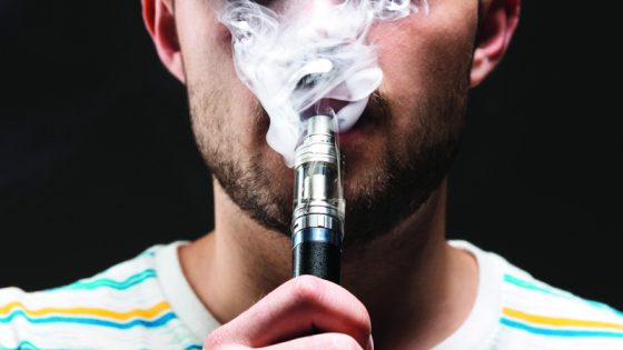 شرطة دبي تكافح التدخين الإلكتروني بين الطلبة بـ «حماية»