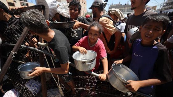 “أطفال يصرخون من صمت الجوع: غزة تختنق تحت وطأة المجاعة”