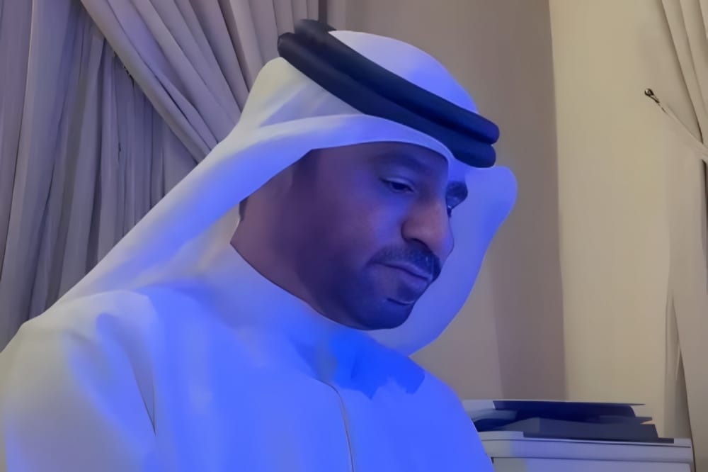 WhatsApp-Image‏-2025-10-17-at-20.49.33 محمد بن لاحج يبوح بعاطفة العاشقين في قصيدته الجديدة "الليل ستر العاشقين"