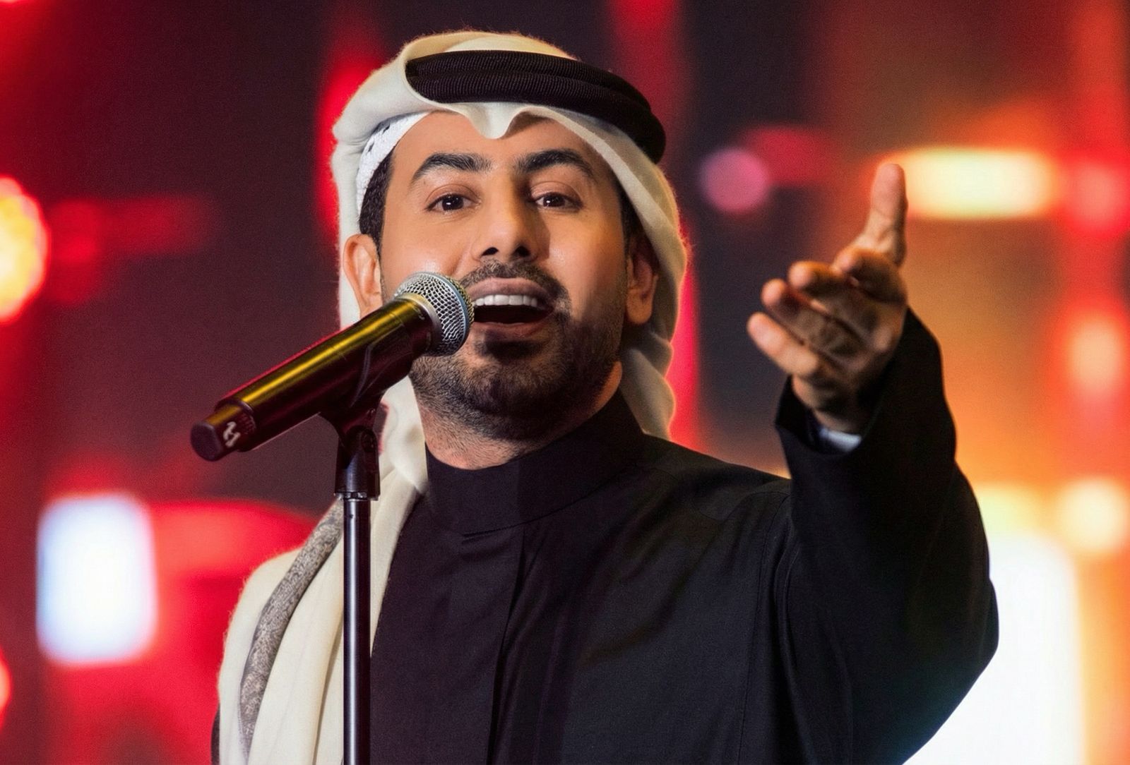 IMG-20251223-WA0000 فؤاد عبد الواحد يرسّخ حضوره الجماهيري بين أبوظبي والخبر