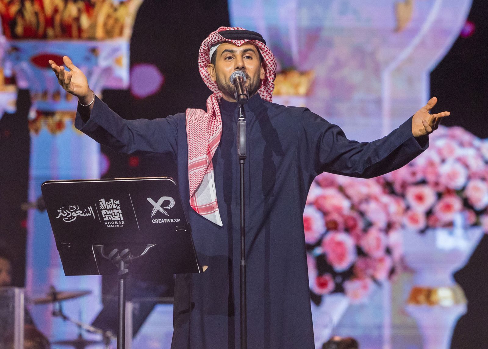 IMG-20251223-WA0006 فؤاد عبد الواحد يرسّخ حضوره الجماهيري بين أبوظبي والخبر