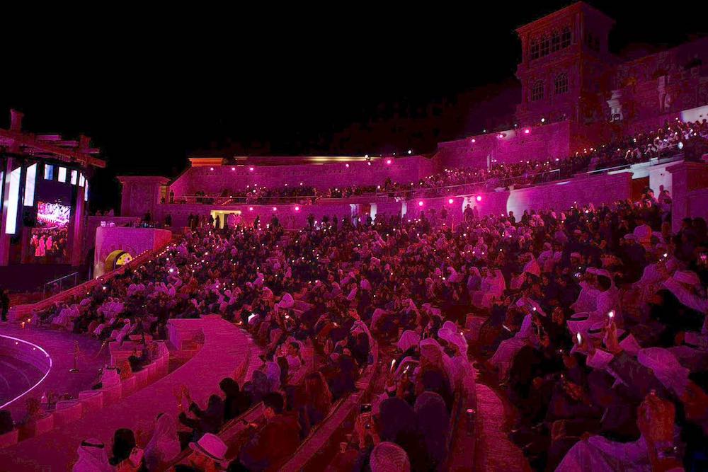 WhatsApp-Image‏-2025-11-30-at-18.17.15-1 🔥 حسين الجسمي يضيء سماء خورفكان في عيد الاتحاد الـ54