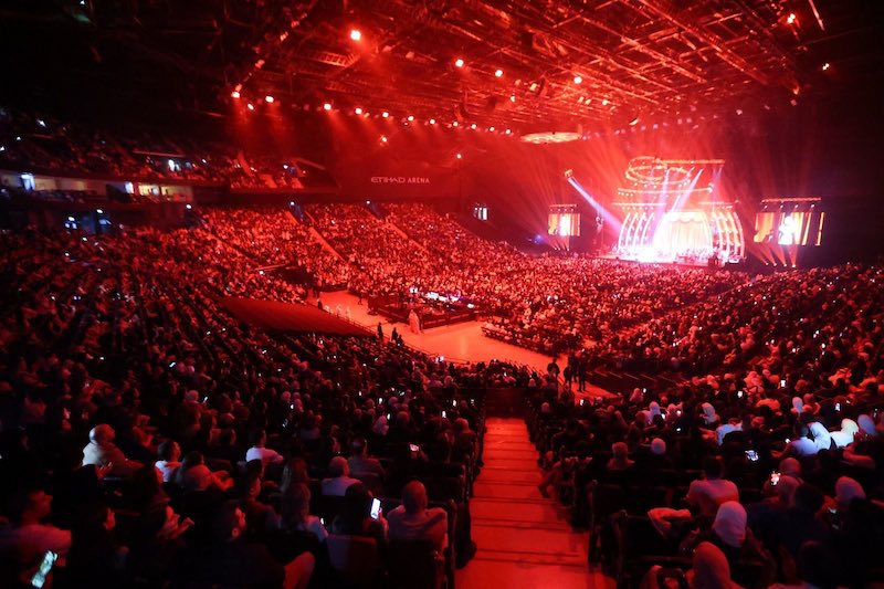 WhatsApp-Image‏-2025-12-29-at-12.16.38 حسين الجسمي يصنع ليلة مكتملة في أبوظبي