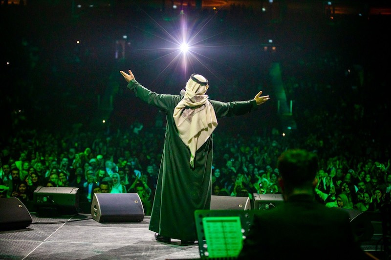 WhatsApp-Image‏-2025-12-29-at-12.16.39-1 حسين الجسمي يصنع ليلة مكتملة في أبوظبي