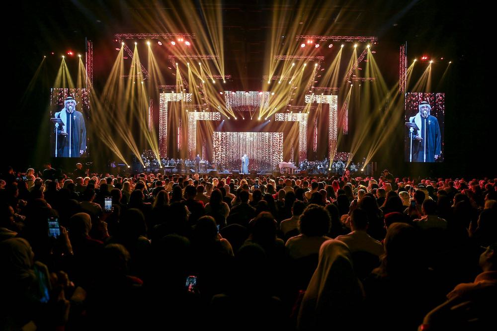 WhatsApp-Image‏-2026-03-22-at-23.34.26-2 🎤 حسين الجسمي يشعل "ليالي العيد" بأبوظبي بحفل كامل العدد