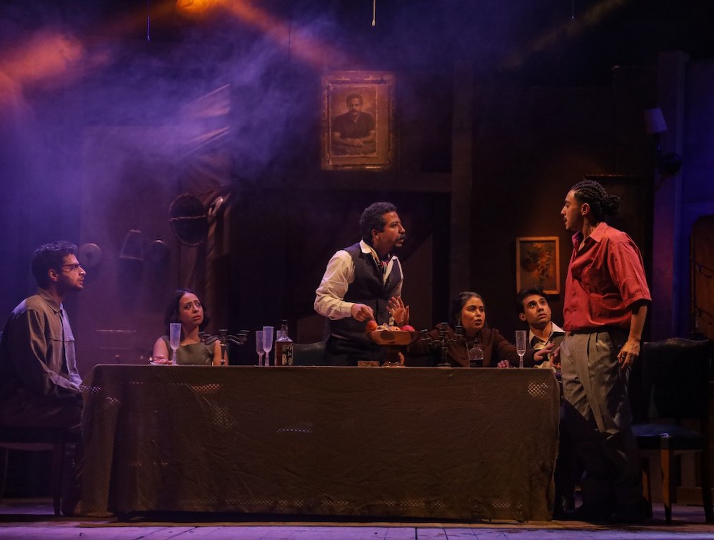 WhatsApp-Image‏-2026-03-29-at-18.59.31 «الكمامة» في مهرجان المسرح العالمي.. عرض يحوّل الصمت إلى عقاب نفسي على الخشبة