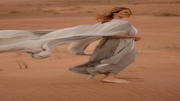 WhatsApp-Image-2025-03-05-at-12.57.58-AM-7ndknimtzjmchnwoplqhj4awoo35srbdo27h18617ib أيقونة الموضة العالمية أولغا فلوريدا تعـشق الخليج والصحراء تلهمها.