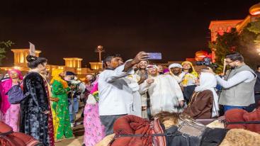 WhatsApp-Image‏-2025-12-25-at-23.37.08-7ndkniw8dfypcw0b22ujst8jalxvgwaezfhzw0xn9s3 في استعادة لخطى الأولين رحلة الهجن الثانية عشرة تحطّ رحالها في محطتها الختامية بدبي