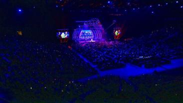 WhatsApp-Image‏-2025-12-29-at-12.16.43-7ndkniw8dfypcw0b22ujst8jalxvgwaezfhzw0xn9s3 حسين الجسمي يصنع ليلة مكتملة في أبوظبي